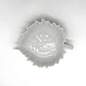 White Ceramic Leaf‎ Shaped Trinket Dish Jewelry Holder Decor Vintage